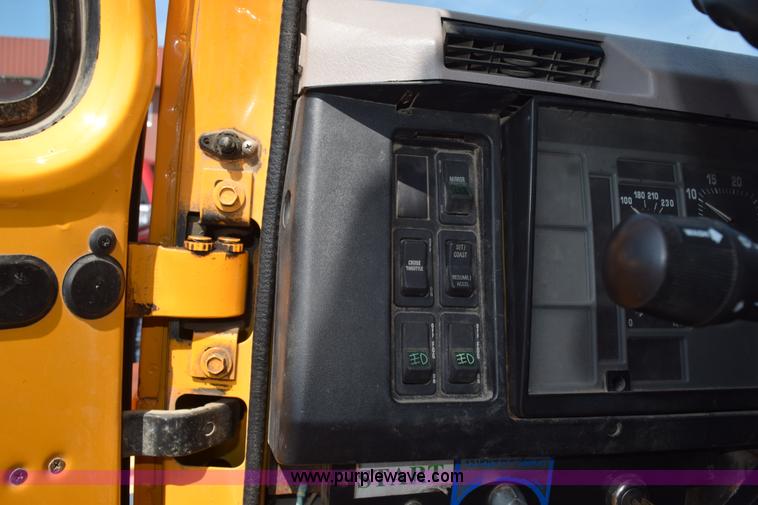 image for item K6200 1998 International 4900 dump tuck