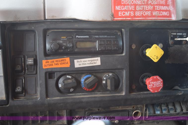 image for item K6200 1998 International 4900 dump tuck