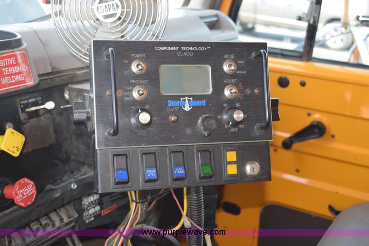 image for item K6200 1998 International 4900 dump tuck