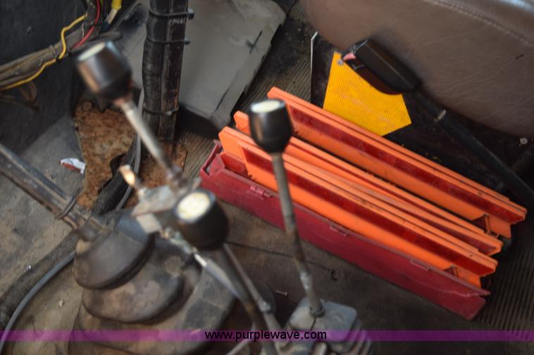 image for item K6200 1998 International 4900 dump tuck