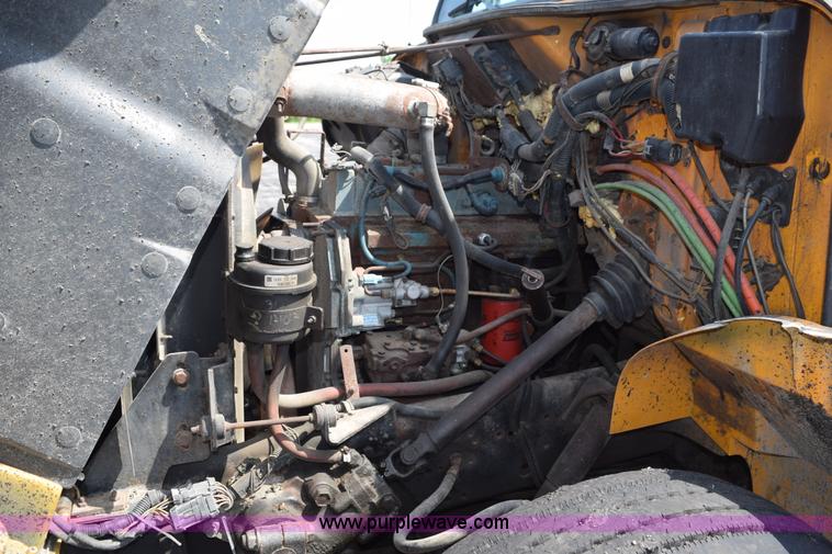 image for item K6200 1998 International 4900 dump tuck