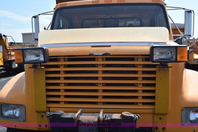image for item K6200 1998 International 4900 dump tuck