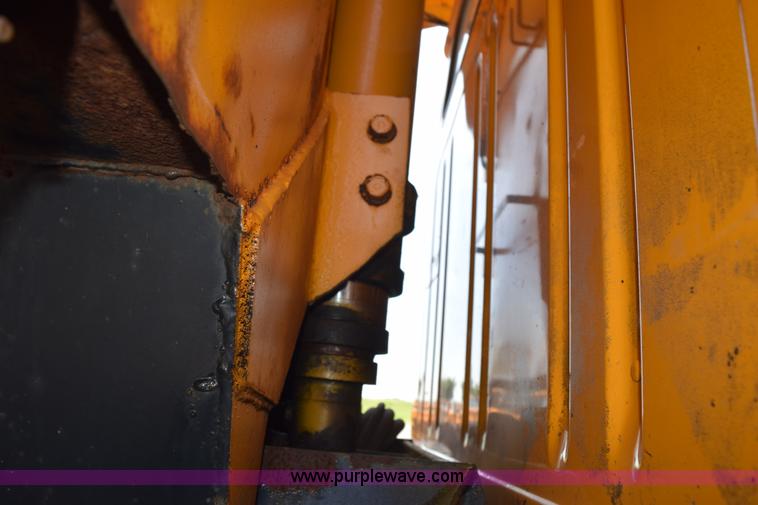 image for item K6200 1998 International 4900 dump tuck