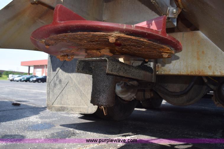 image for item K6200 1998 International 4900 dump tuck