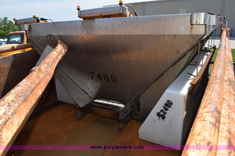 image for item K6200 1998 International 4900 dump tuck