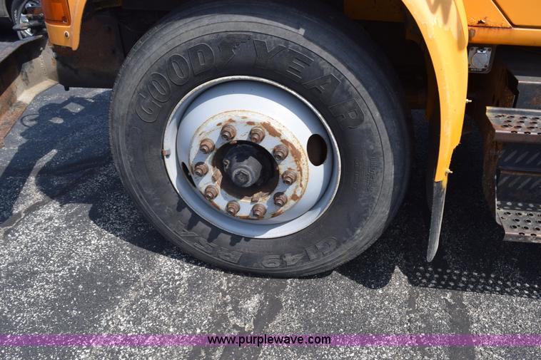 image for item K6200 1998 International 4900 dump tuck