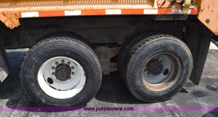 image for item K6200 1998 International 4900 dump tuck
