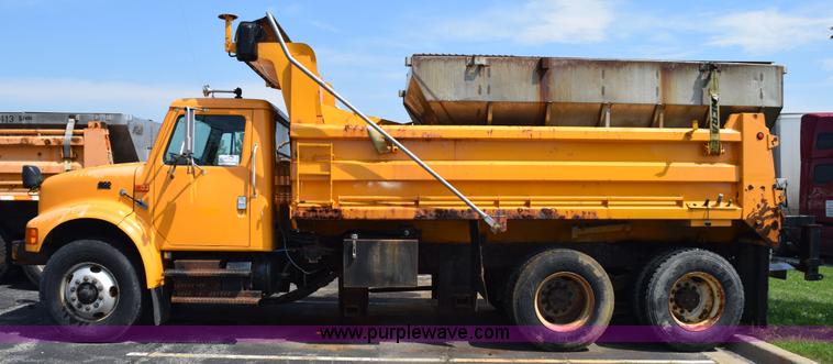 image for item K6201 1999 International 4900 dump truck
