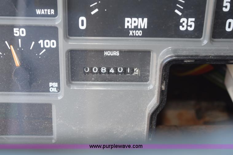 image for item K6201 1999 International 4900 dump truck