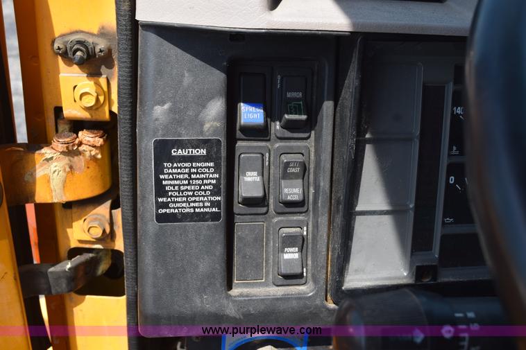 image for item K6201 1999 International 4900 dump truck