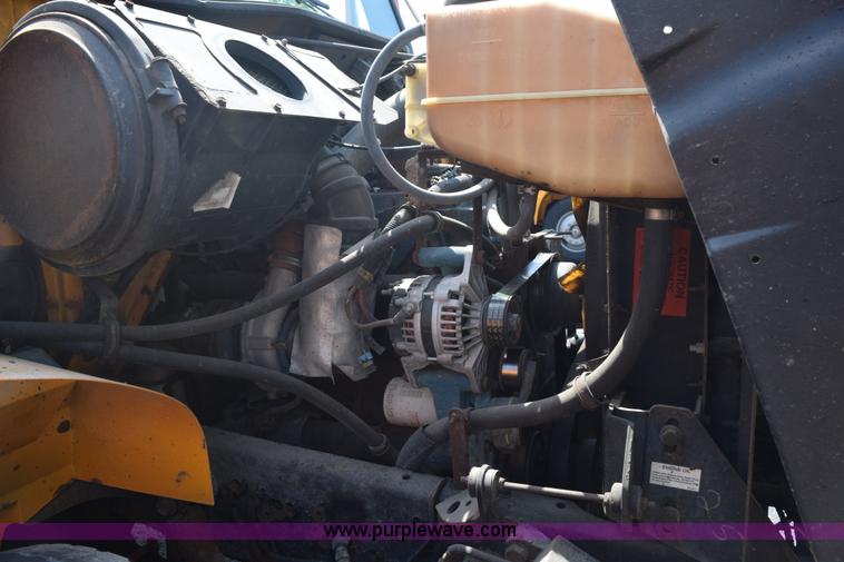 image for item K6201 1999 International 4900 dump truck