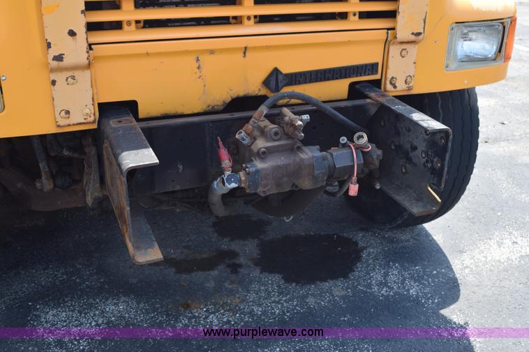 image for item K6201 1999 International 4900 dump truck