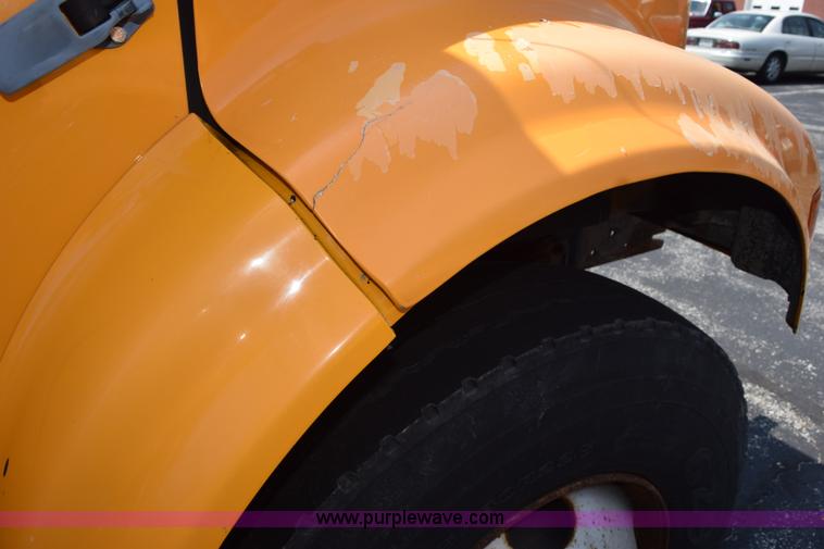 image for item K6201 1999 International 4900 dump truck