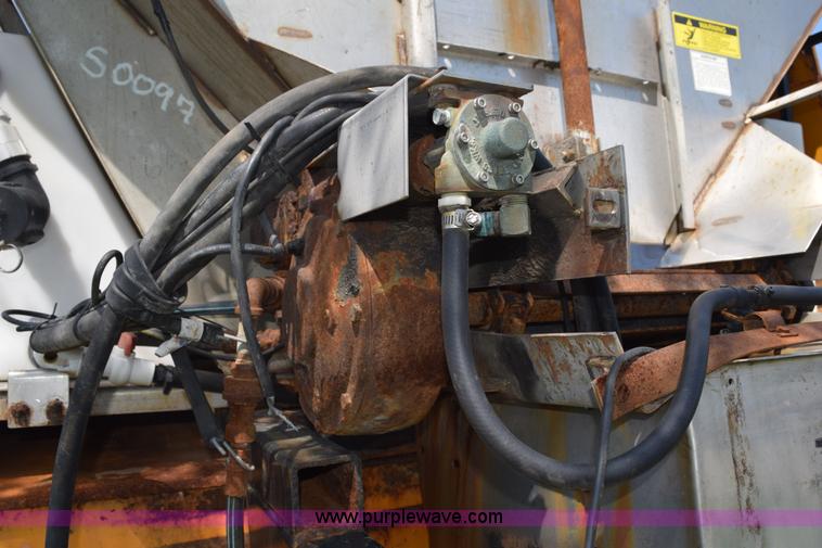 image for item K6201 1999 International 4900 dump truck