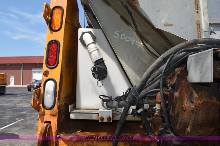 image for item K6201 1999 International 4900 dump truck