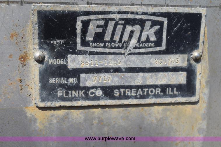 image for item K6201 1999 International 4900 dump truck