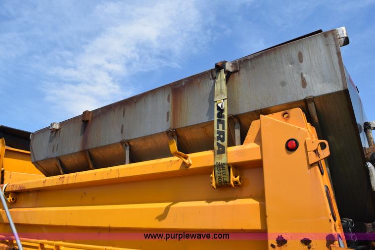 image for item K6201 1999 International 4900 dump truck