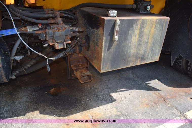 image for item K6201 1999 International 4900 dump truck