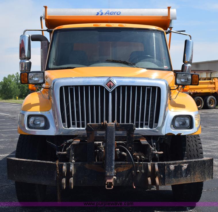 image for item K6202 2006 International 7500 dump truck