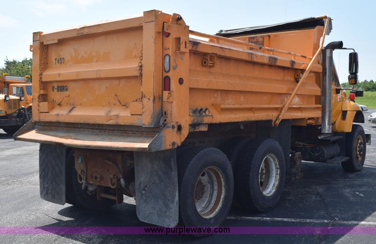 image for item K6202 2006 International 7500 dump truck