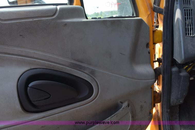 image for item K6202 2006 International 7500 dump truck