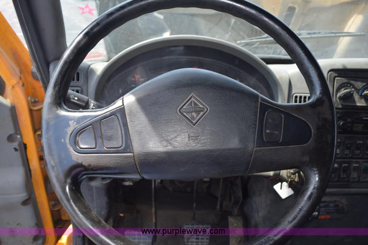 image for item K6202 2006 International 7500 dump truck