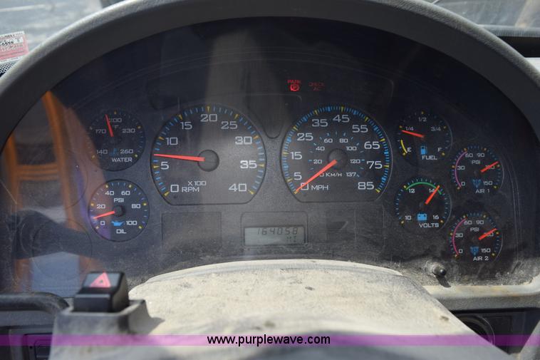 image for item K6202 2006 International 7500 dump truck