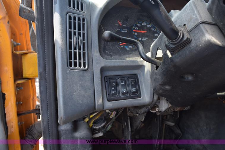 image for item K6202 2006 International 7500 dump truck