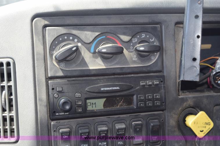 image for item K6202 2006 International 7500 dump truck