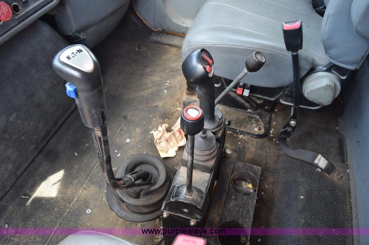 image for item K6202 2006 International 7500 dump truck