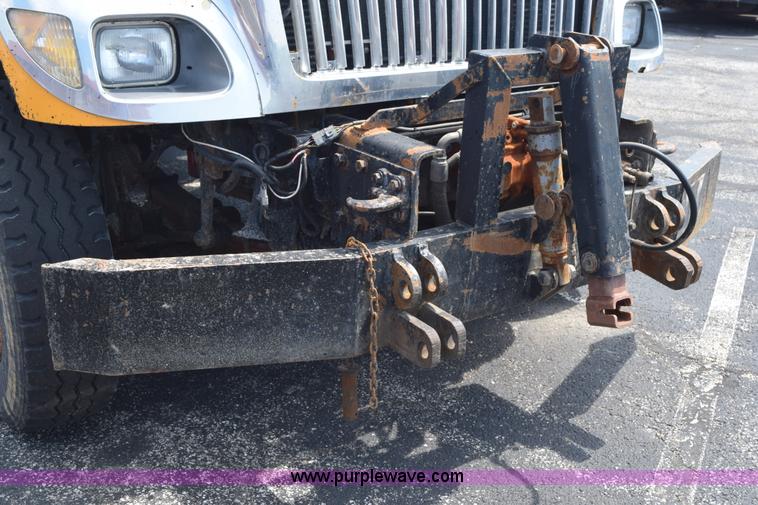 image for item K6202 2006 International 7500 dump truck