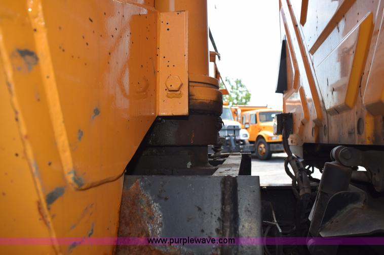 image for item K6202 2006 International 7500 dump truck