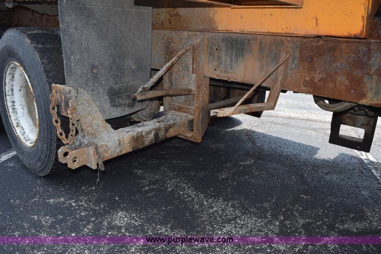 image for item K6202 2006 International 7500 dump truck