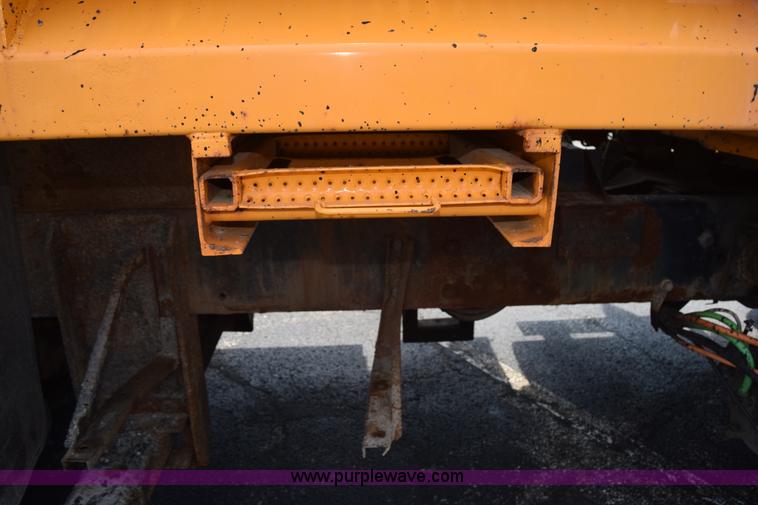 image for item K6202 2006 International 7500 dump truck