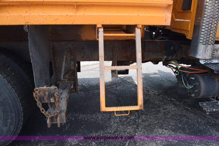 image for item K6202 2006 International 7500 dump truck