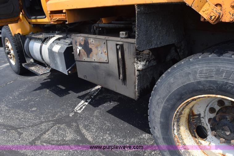 image for item K6202 2006 International 7500 dump truck