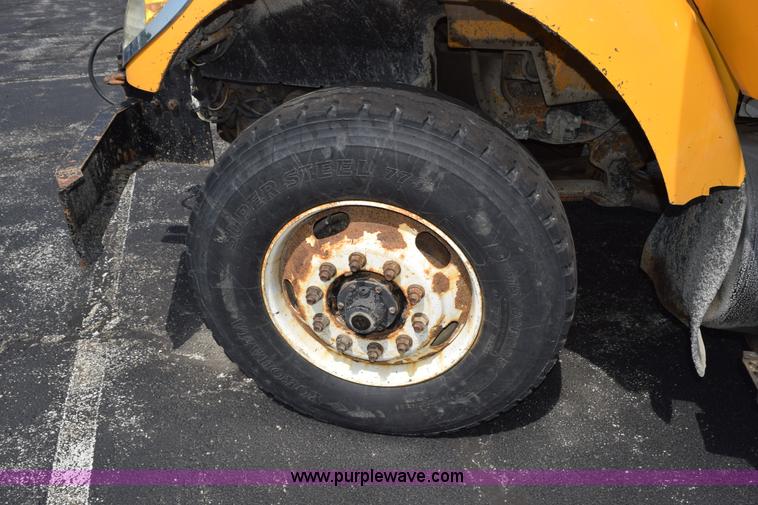 image for item K6202 2006 International 7500 dump truck