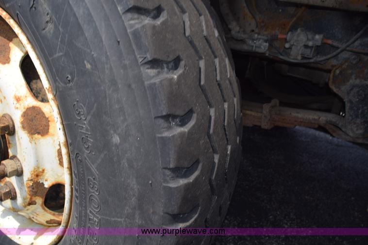 image for item K6202 2006 International 7500 dump truck