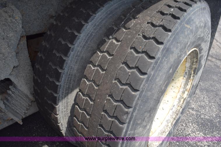 image for item K6202 2006 International 7500 dump truck