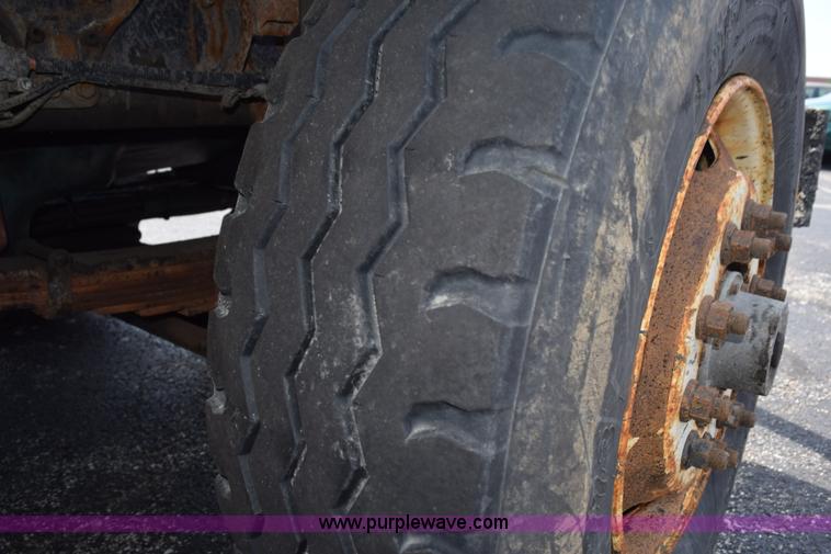 image for item K6202 2006 International 7500 dump truck