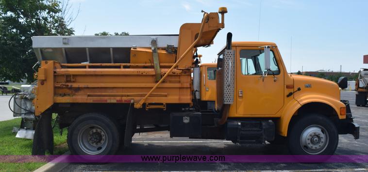 image for item K6203 2000 International 4900 dump truck