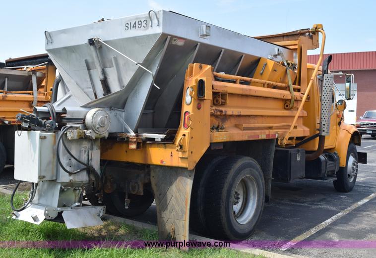 image for item K6203 2000 International 4900 dump truck