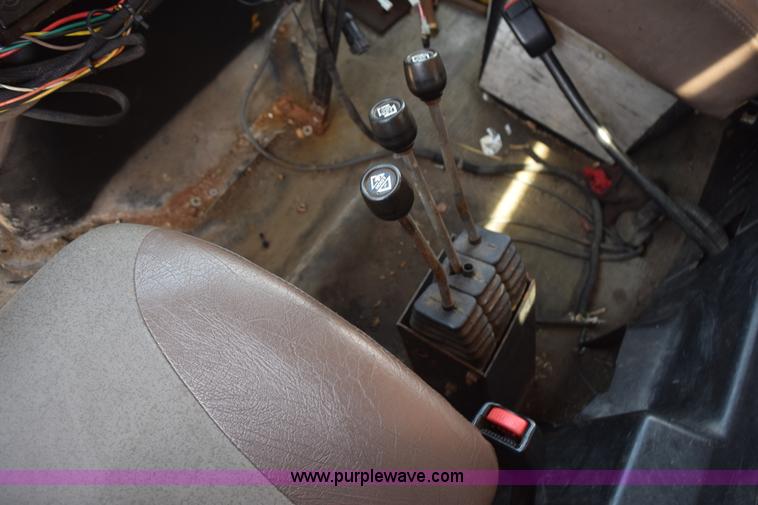 image for item K6203 2000 International 4900 dump truck