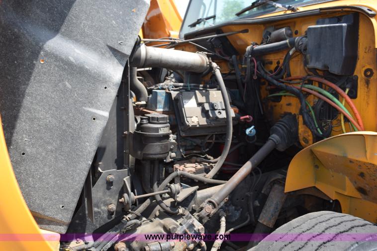 image for item K6203 2000 International 4900 dump truck