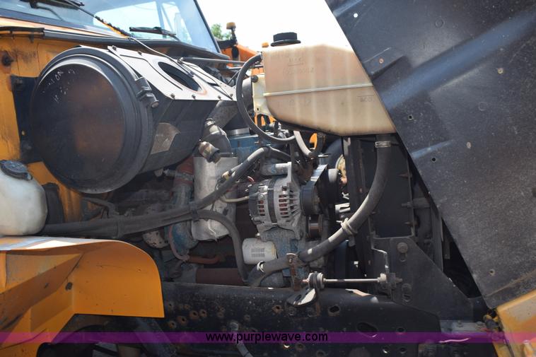 image for item K6203 2000 International 4900 dump truck