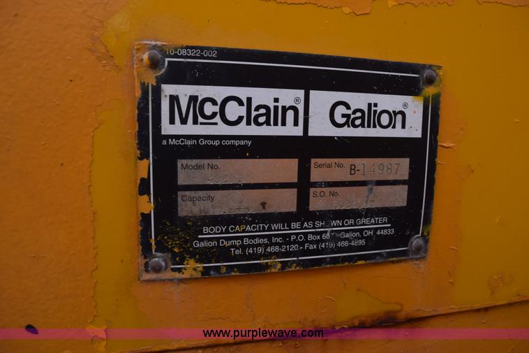 image for item K6203 2000 International 4900 dump truck