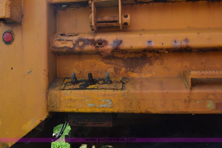 image for item K6203 2000 International 4900 dump truck