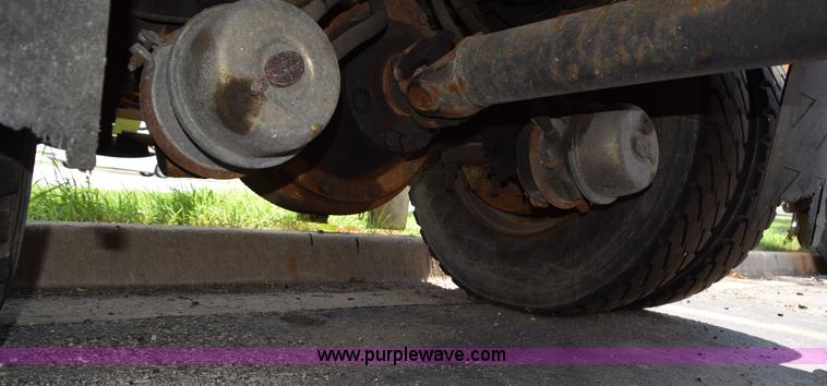 image for item K6203 2000 International 4900 dump truck