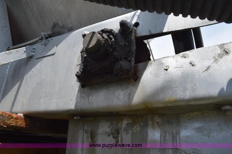 image for item K6203 2000 International 4900 dump truck