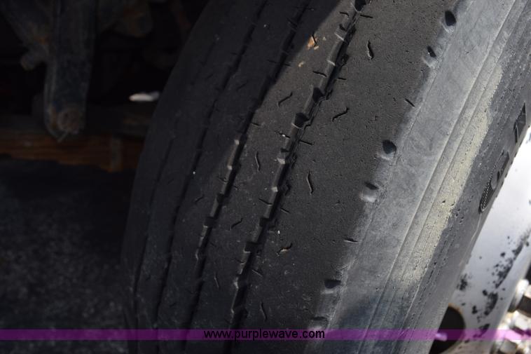 image for item K6203 2000 International 4900 dump truck